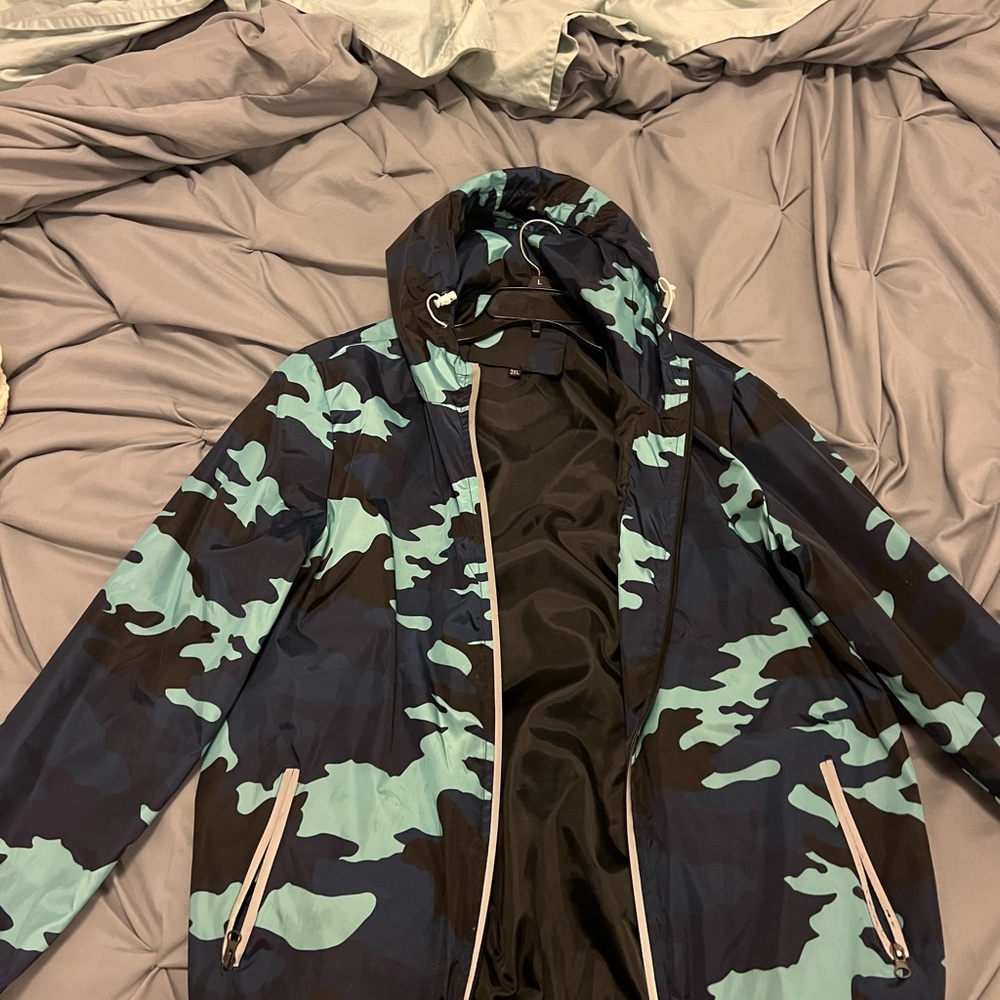 JACKET SIZE LARGE
